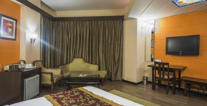 River Crescent Resort